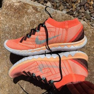 Nike - Free 3.0 Flynit sneakers (peach color)